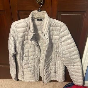 Women’s light weight puffer jacket